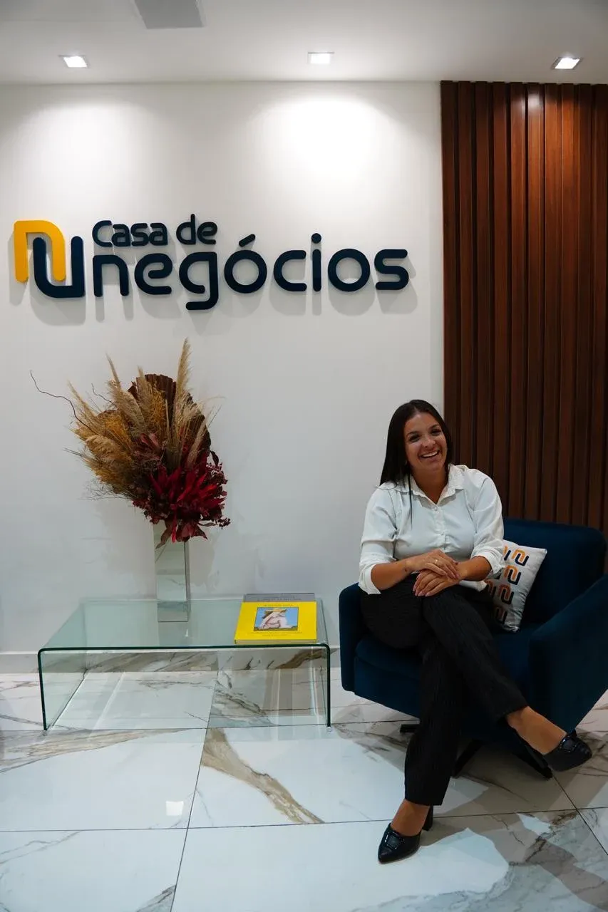 Thainá Vasconcelos, consultora de planos de saúde